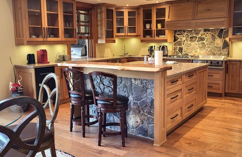 Niagara Falls Villa | Luxurious Waterfront Villa & Cottage House, Niagara Falls, Ontario
