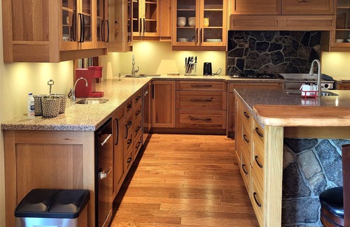 Niagara Falls Villa | Luxurious Waterfront Villa & Cottage House, Niagara Falls, Ontario