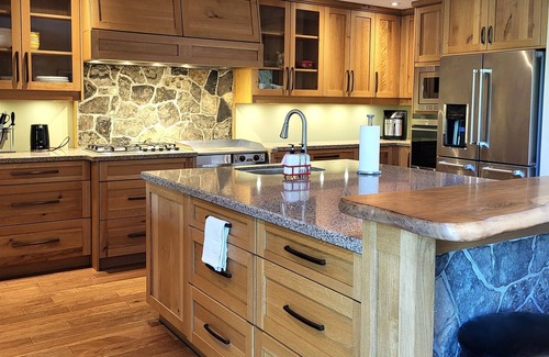Niagara Falls Villa | Luxurious Waterfront Villa & Cottage House, Niagara Falls, Ontario