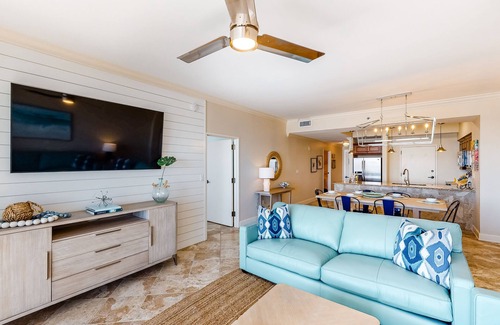 Sandestin Condo | Luxurious, waterfront condo with pools, hot tub, gym, & beach access