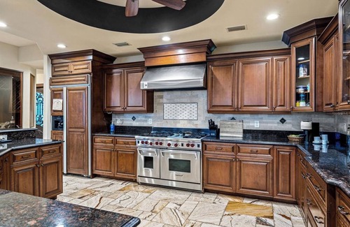 Causeway Isles House | Luxurious Waterfront Mansion! Minutes to the Beach!