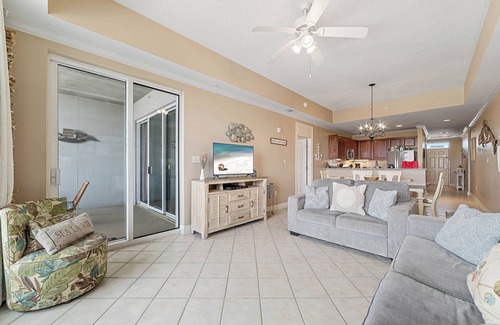 Orange Beach Condo | LUXURIOUS, WATERFRONT PROPERTY, SHOPPING, CONCERTS, KIDS ACTIVITIES, THE WHARF