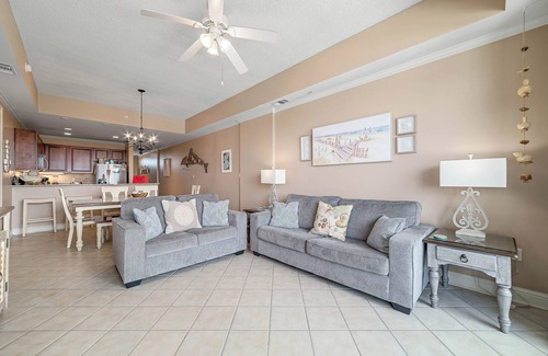 Orange Beach Condo | LUXURIOUS, WATERFRONT PROPERTY, SHOPPING, CONCERTS, KIDS ACTIVITIES, THE WHARF