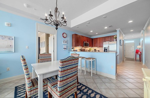 Orange Beach Condo | LUXURIOUS, WATERFRONT PROPERTY, SHOPPING, CONCERTS, KIDS ACTIVITIES, THE WHARF