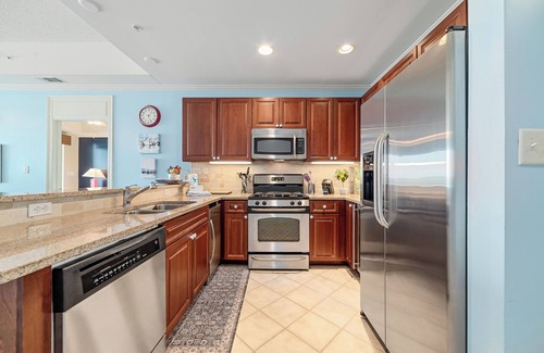 Orange Beach Condo | LUXURIOUS, WATERFRONT PROPERTY, SHOPPING, CONCERTS, KIDS ACTIVITIES, THE WHARF