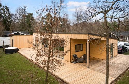 Frederiksvaerk House | Luxurious Wooden House In Idyllic Surroundings
