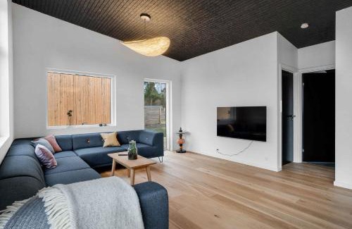 Frederiksvaerk House | Luxurious Wooden House In Idyllic Surroundings