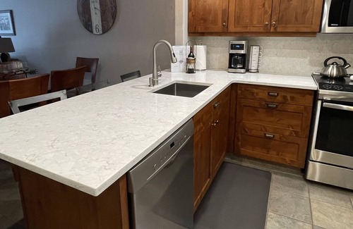 Sun Peaks House | Luxurious Woodhaven Ski-In, Ski-Out Townhouse with hot tub - sleeps 8