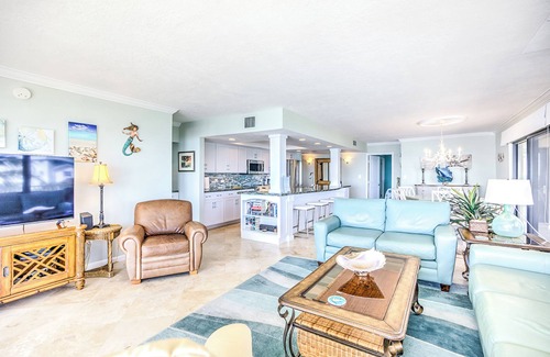 Key Colony Beach Condo | Luxuriously Remodeled & Expansive Wraparound Ocean Views