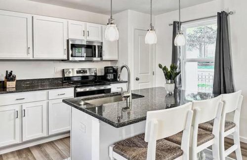 Mount Penn Apartment | Luxurorious Townhome In Reading