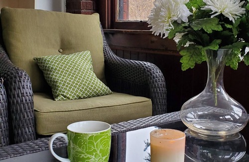 Niagara Falls Apartment | Luxurous Apartment by the Falls