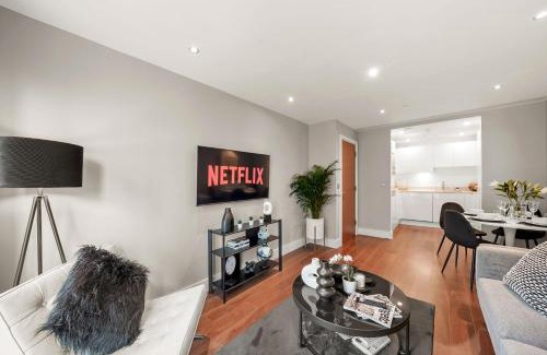Canary Wharf Apartment | Luxury 1 bed flat, minutes from Canary Wharf and South Quay Station