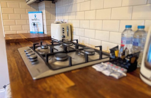 Southend-on-Sea Apartment | Luxury 1 Bedroom Apartment in Southend w Parking