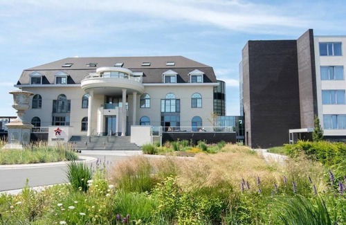 Middelkerke Apartment | Luxury 1-bedroom apartment at coast's sportiest park