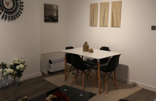 Haringey Apartment | Luxury 1 bedroom flat in the heart of Wood Green