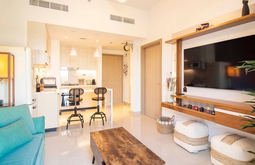 Nad Al Sheba Apartment | Luxury 1-Bedroom Overlooking Meydan Racecourse