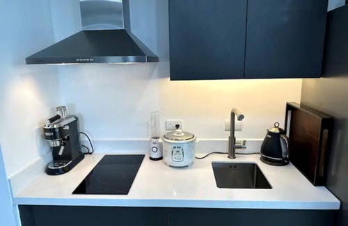 Downtown Condo | Luxury 1-bedroom penthouse condo with views & pool