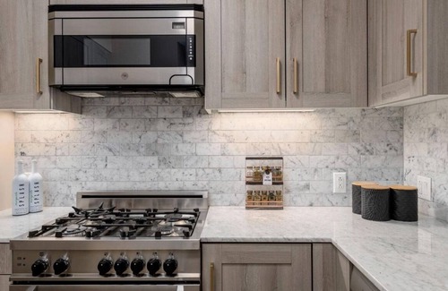 Rincon Hill Condo | Luxury 1 Bedroom Condo with Dedicated Office Near the Financial District