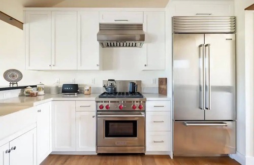 Geyserville Cottage | Luxury 1-br cottage on 30-acre vineyard property in enchanting Healdsburg