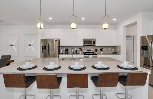 Kissimmee Villa | Luxury 15Bd Pool Home with Game Room-2489SD