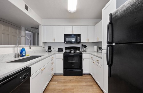 Tempe Apartment | Luxury 1B1B Tempe Free Parking, Arcade and Pool Access