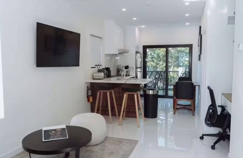 West Bay Apartment | Luxury 1Bbr 1Bath Condo in Westbay - Arza Hideaway