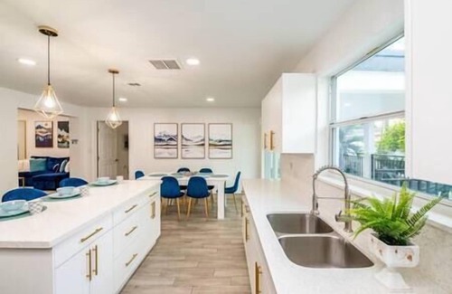 Flagami House | Luxury 1Bd/1Ba Apartment PatioBBQ. Coral Gables.