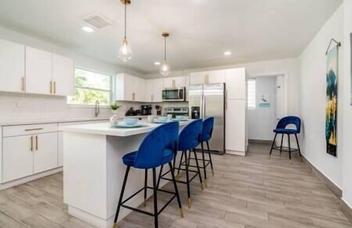 Flagami House | Luxury 1Bd/1Ba Apartment PatioBBQ. Coral Gables.