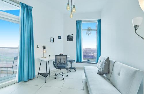 Downtown Dubai Apartment | Luxury 1BR Apartment - 1 Min to Burj Khalifa in The Heart of Downtown -The Lofts Tower