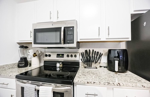 Downtown Apartment | Luxury 1BR Apartment in Downtown Stamford w/Amenities & Easy Access to NYC!