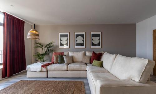 Penarth Apartment | Luxury 1BR Seafront Apartment