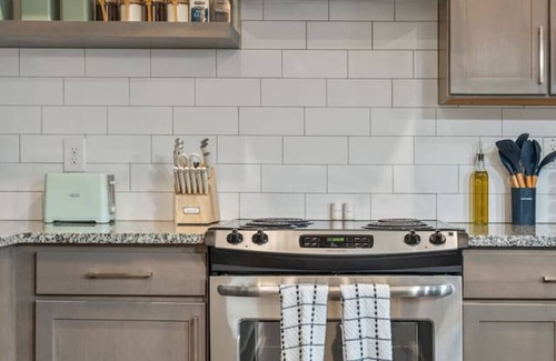 Reynoldstown Apartment | Luxury 1BR w/Terrace & Parking by Beltline