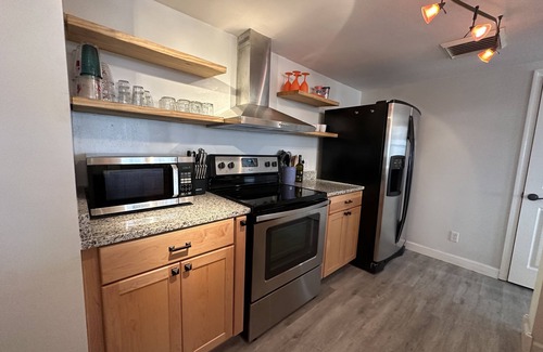 Pleasant Street Condo | Luxury 2/2 Condo in Historic Gainesville Building - Close to UF and Downtown