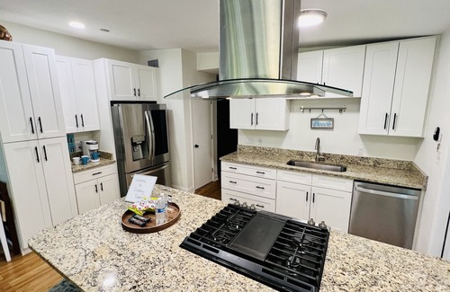 Port Canaveral Villa | Luxury 2/2 private oasis w/Hot Tub Walk to Beach