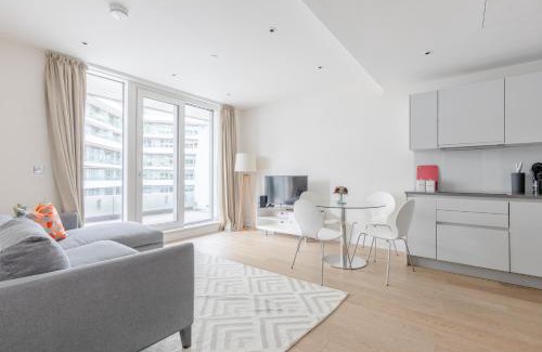 Queenstown Apartment | Luxury 2 bed 2 bath close to Chelsea