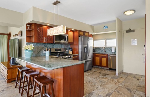 Waikiki Condo | Luxury 2-Bed/2-Bath Corner Waikiki Shore Condo w/Ocean Views! FREE Parking!