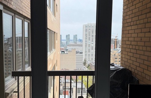 Downtown Montreal Apartment | Luxury 2 bed/2 bath Mount Royale Summer Sublet/Rental