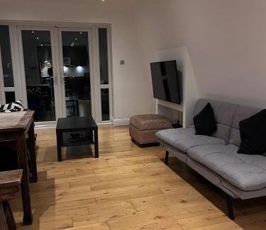Askew Apartment | Luxury 2 bed 2 bath penthouse
