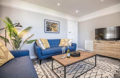 Rhos on Sea Apartment | luxury 2 bed apartment, sea view, near the beach.