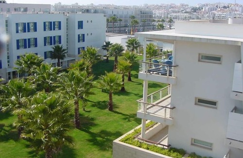 Telheiro Apartment | Luxury 2 Bed Apart with large south facing balcony, WiFi, AC & 4 Pool passes