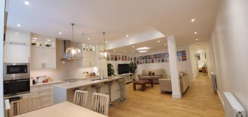 Lancaster Gate Apartment | Luxury 2 bed/bath apartment next to Hyde Park