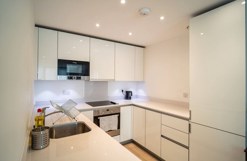 Fairfield Apartment | Luxury 2-Bed Croydon Apartment Near Gatwick
