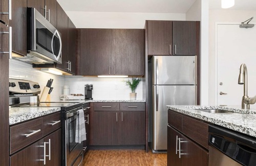 Grandview Heights Apartment | Luxury 2-Bed in Grandview
