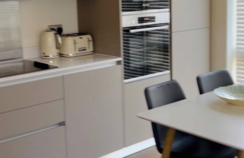 Woolwich Apartment | Luxury 2 Bed In Royal Arsenal- for Family of 4