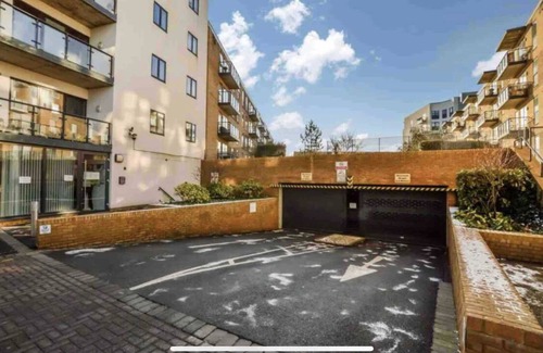 Wimbledon Park Apartment | Luxury 2 bedroom, 2 bathroom flat in Wimbledon