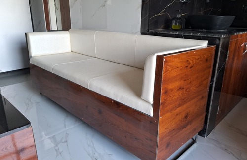Nagercoil Apartment | Luxury 2-bedroom apartment with WiFi, AC & Rooftop Jacuzzi pool near Kanyakumari