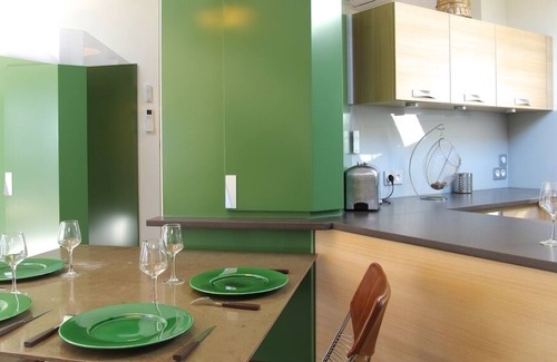 Cauderan Apartment | Luxury 2 bedroom apartment with terrace and private parking (Caudéran)