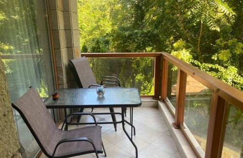 Balchik Apartment | Luxury 2-bedroom apartment with WiFi, AC with a sea view