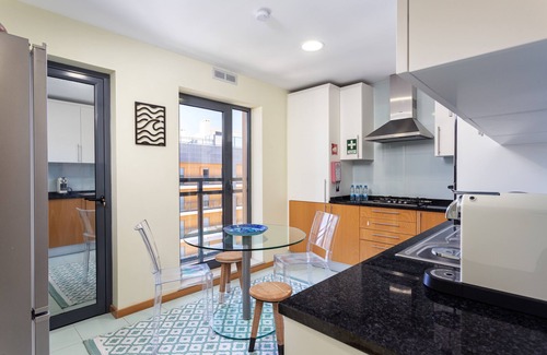 Olhao Apartment | Luxury 2-Bedroom Apartment with RiaView & Rooftop Pool, Village Marina, Olhão