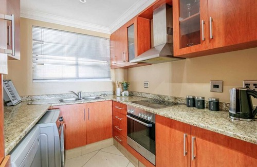 Durban Point Apartment | LUXURY 2 BEDROOM APARTMENT - DBN THE SAILS WATERFRONT